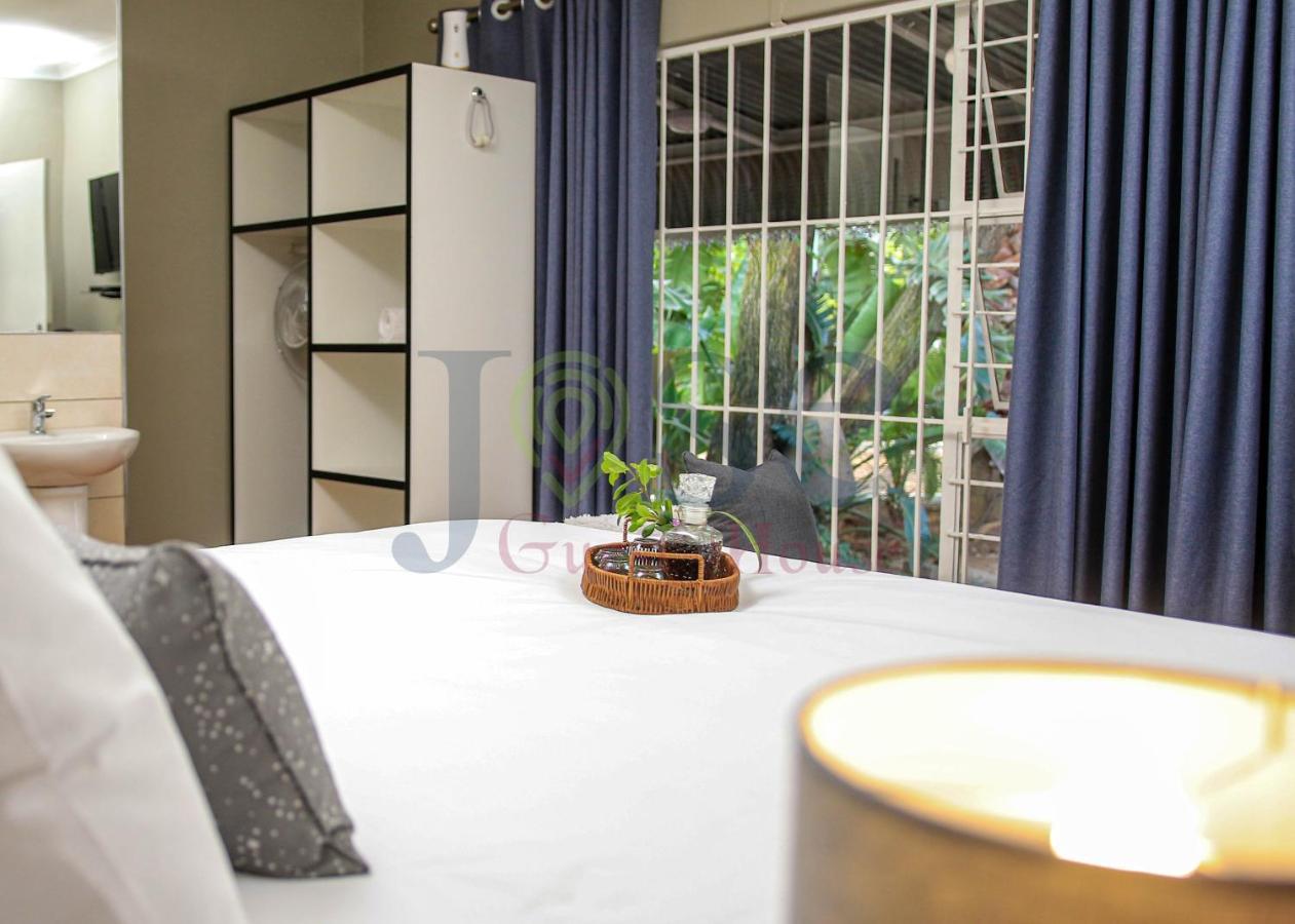 Jose Guesthouse Kempton Park Exterior foto
